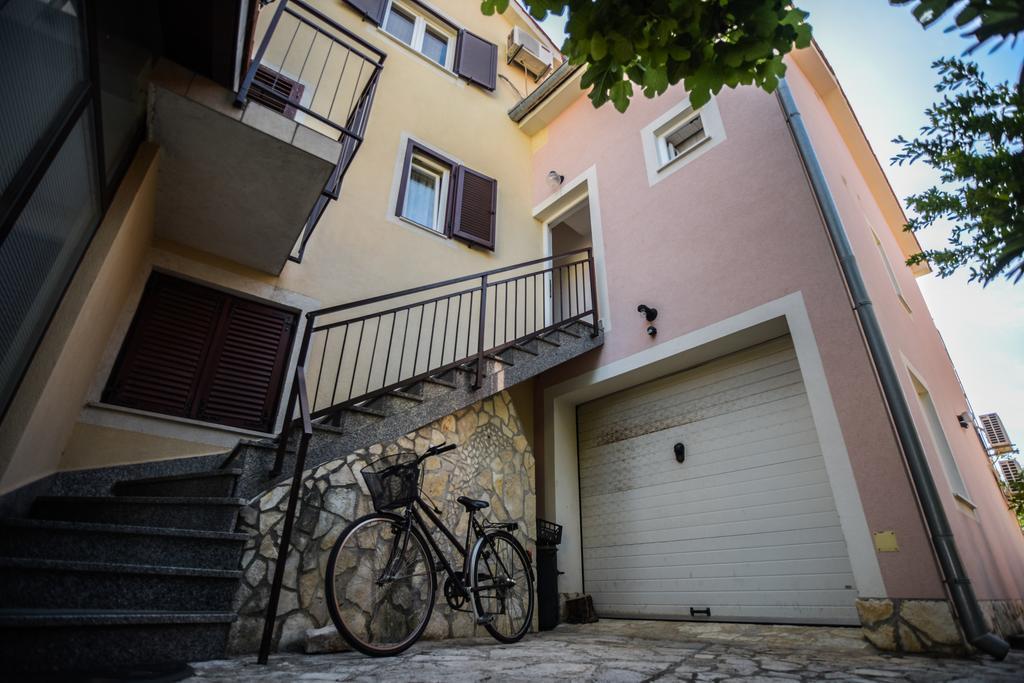 Apartments Vitkovic 茨雷斯 外观 照片